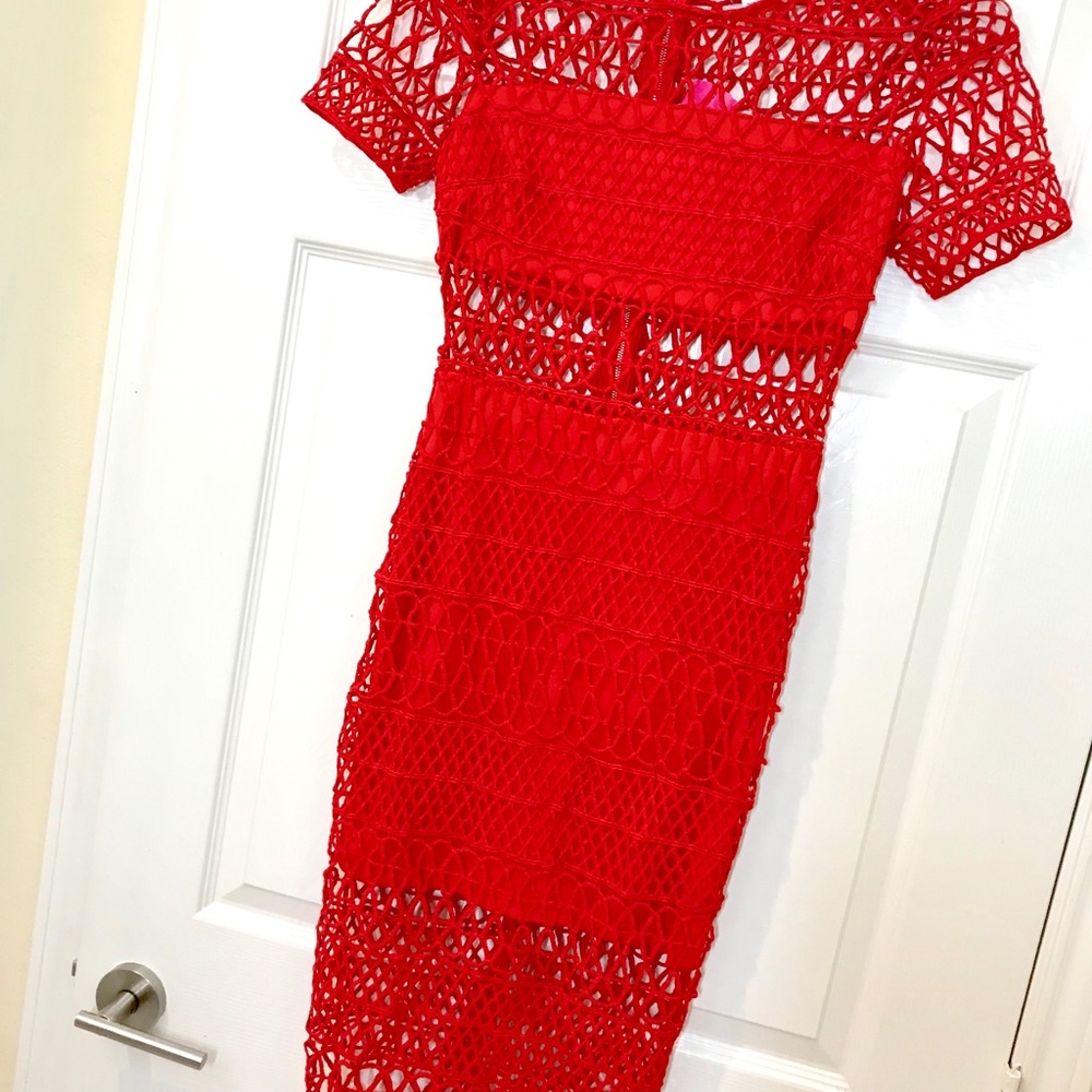 RED RESORT DRESS - Picture 3 of 8